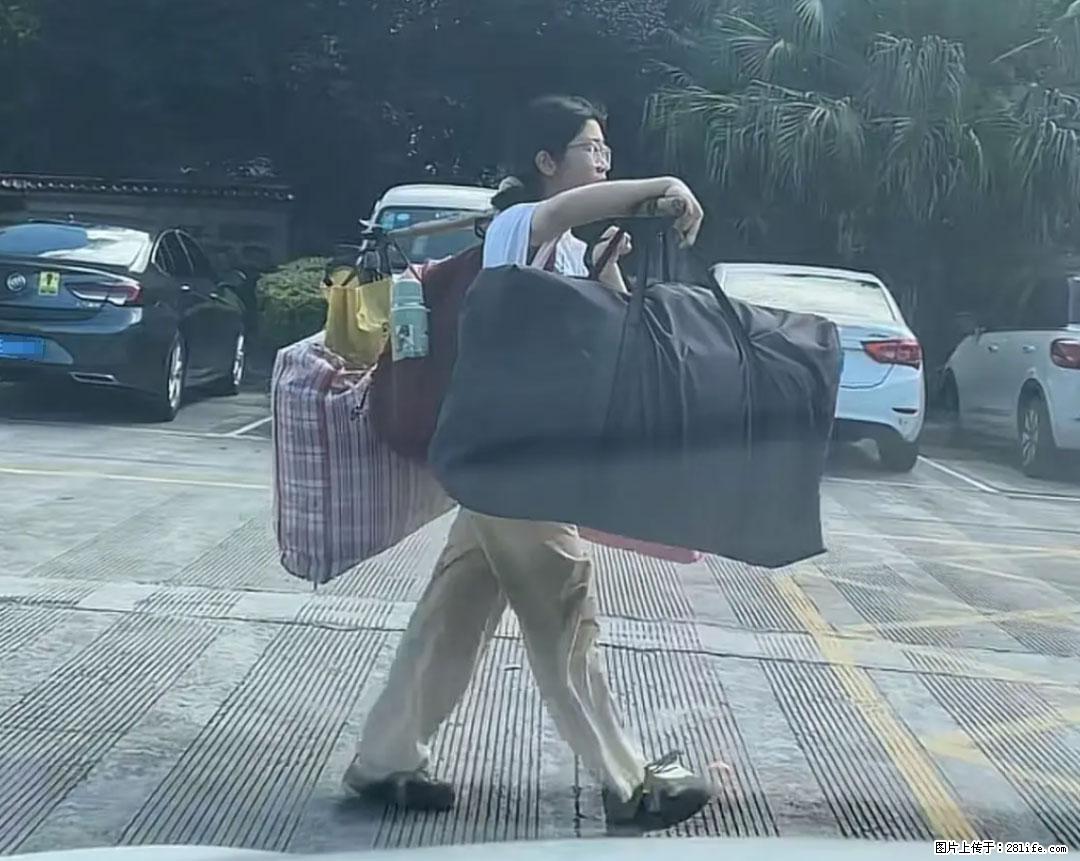 全网追的“扁担女孩”,找了一份暑假工,时薪12元 - 铜川生活资讯 - 铜川28生活网 tc.28life.com